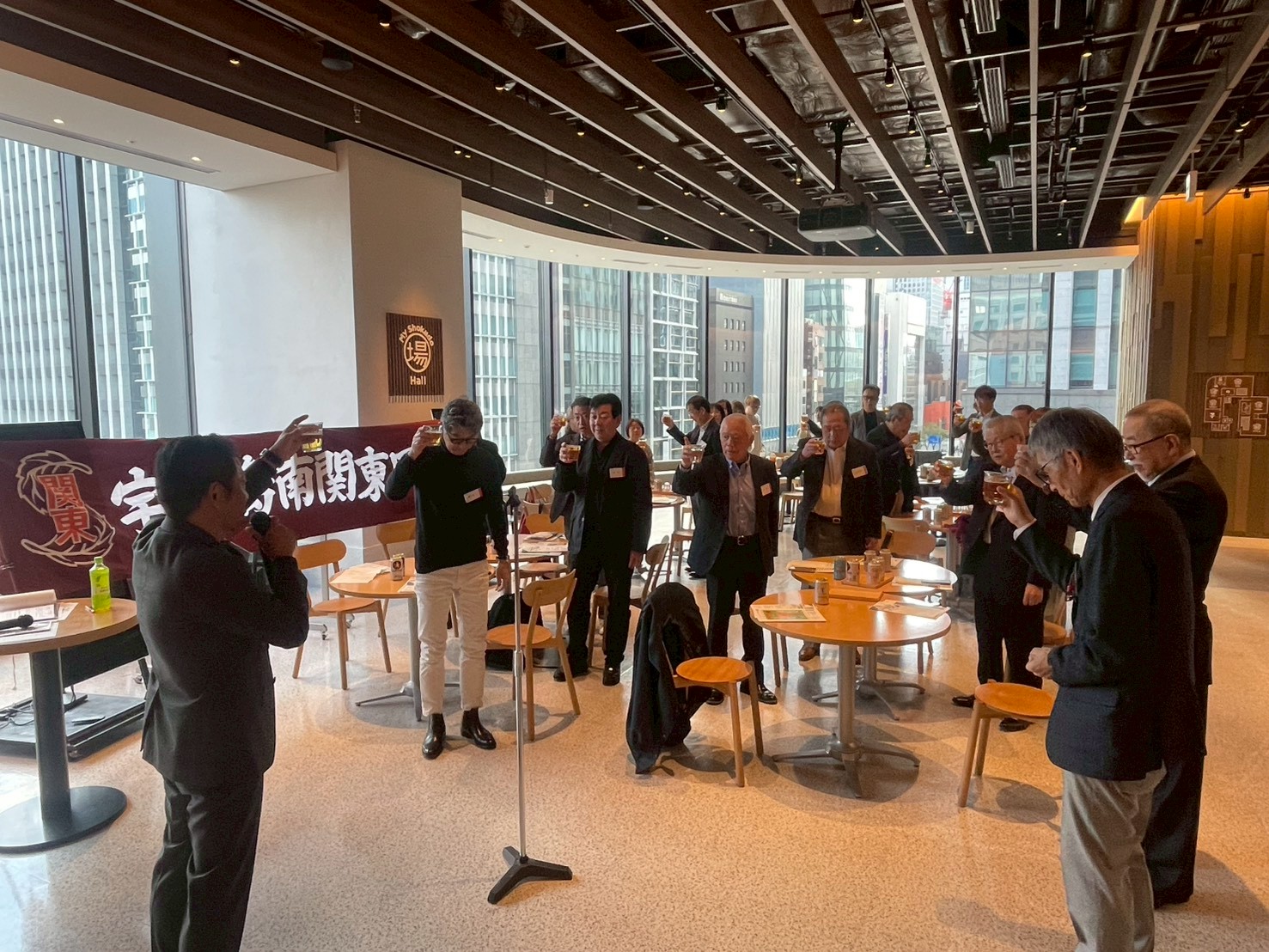 宇和島南同窓会会場風景