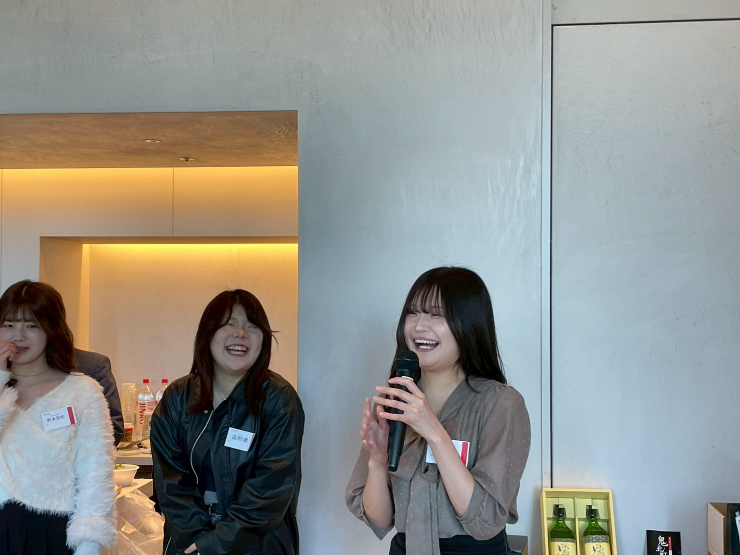 会場整理後の残席者記念写真