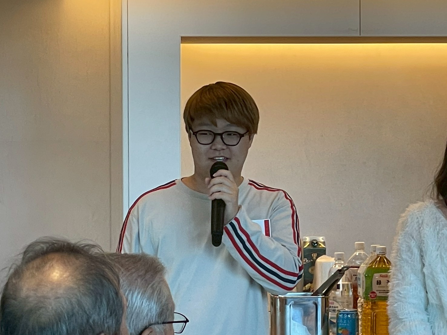 会場整理後の残席者記念写真