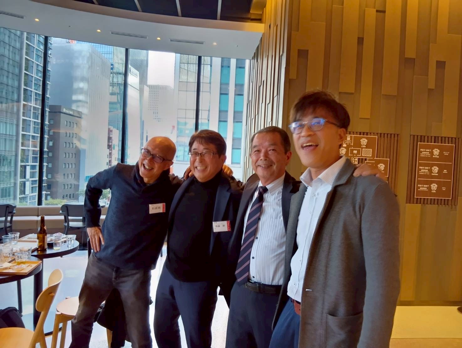 会場整理後の残席者記念写真