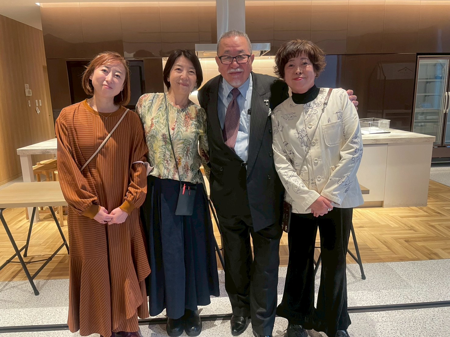 会場整理後の残席者記念写真