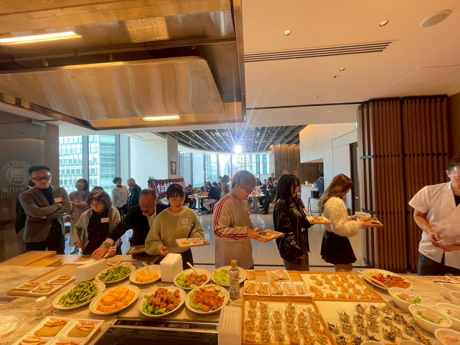 会場整理後の残席者記念写真